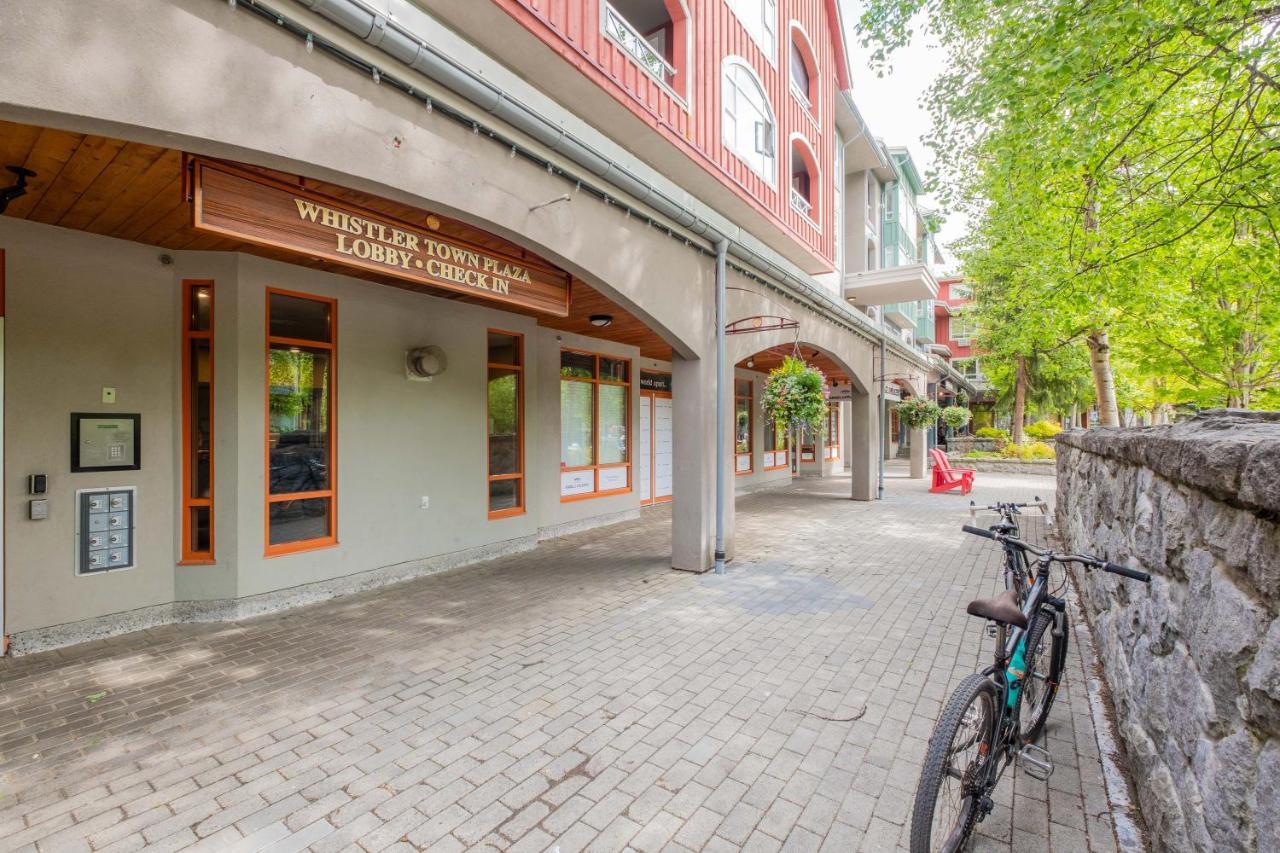 Eagle Lodge By Outpost Whistler Exterior foto